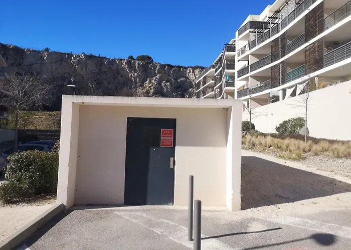 T2 tout neuf avec Parking à 10km de la mer