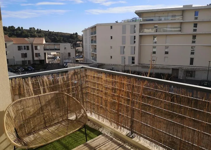 T2 tout neuf avec Parking à 10km de la mer